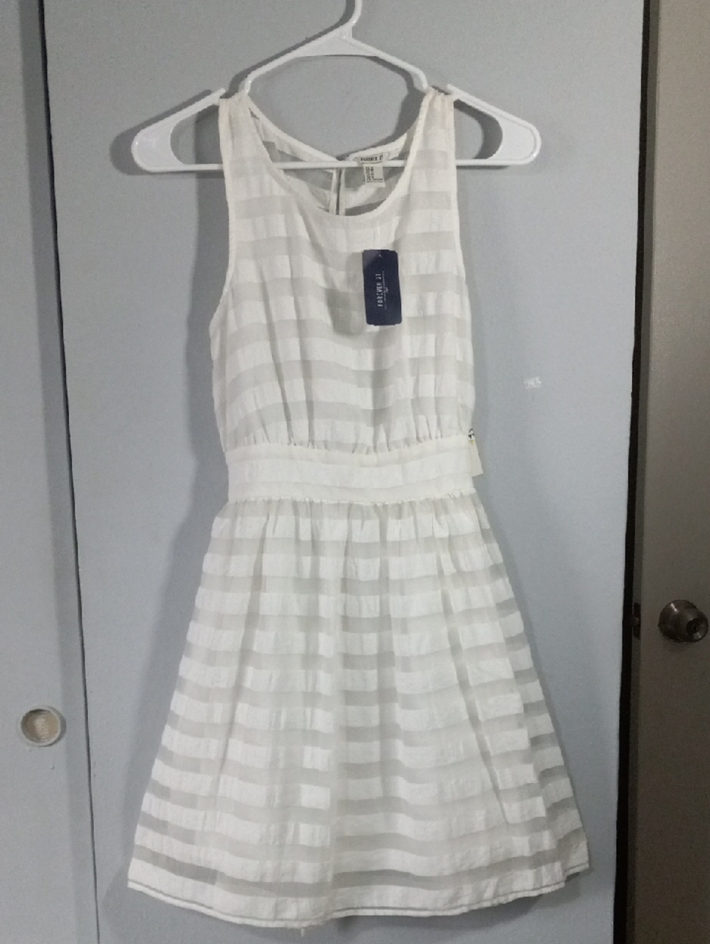 Forever 21 White Sleeveless Striped Fit & Flare Dress Size M